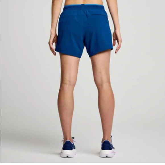 Saucony Women's M Medium Outpace 5" Shorts Indigo Blue NWT Pockets Lightweight - Picture 9 of 14